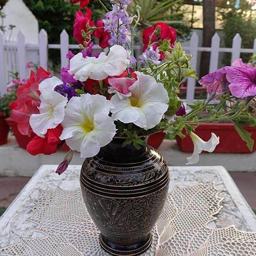 Artisanal Bidri Nakkashi ( 8 Inches) Black carved Brass Flower Pot Collectible Art, Perfect for Home Decoration and Gifting Handicraft items online