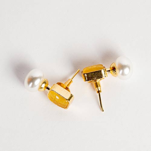 Simple Gold Stone Pearl Stud Earrings Online jewellery shopping